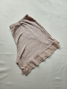 شورتک راحتی نخی لبه دانتل کد: 11892