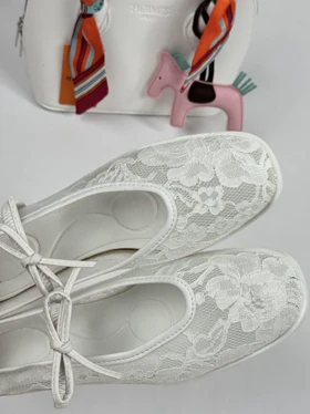 کالج لودشکا گیپوری 2444