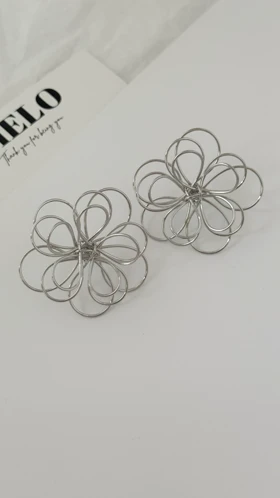 گوشواره خط ظریف گل