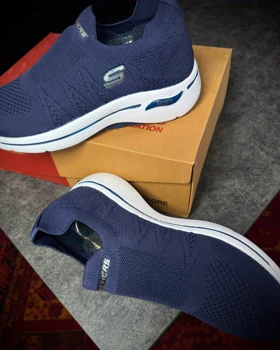 کتانی جورابی اسکیچرز