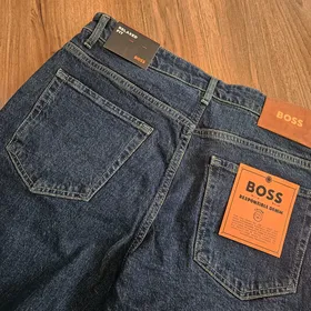 شلوارجین رگولار طرح BOSS