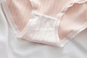 شورت زنانه کبریتی گل ناز