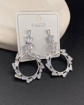 گوشواره جواهری پر کار کد gnj10019 گالری موژان حیدری