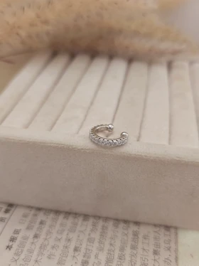 پیرسینگ فیک لب و گوش نگینی