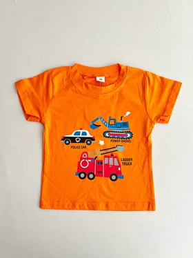 تیشرت شلوارک پسرانه طرح ماشین 7126 (نارنجی)