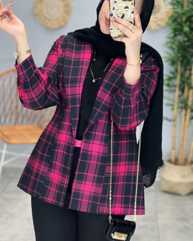 کت مازراتی طرح‌دار