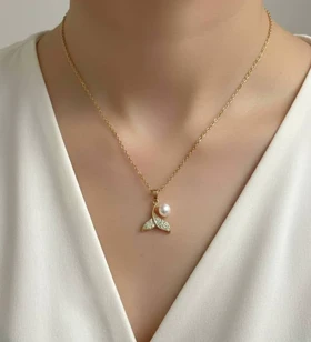 گردنبند دم وال