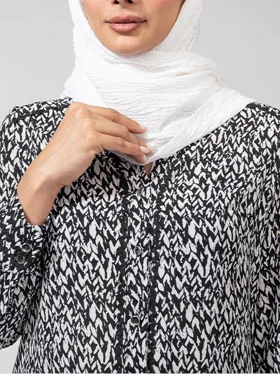شومیز زنانه کرپ ژرژت یقه ایستاده طرح دار نوار دوزی کلاسیک شهناز