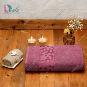 حوله استخری طرح سورپرایز رنگ عنابی