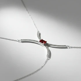 زنجیر سینه نگین‌دار سلویا کد 63