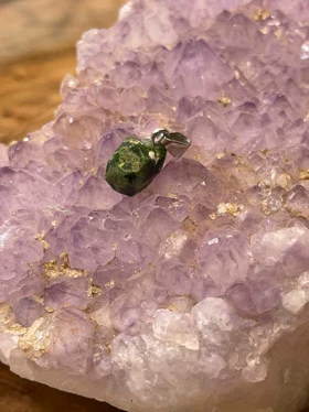 گردنبند سنگ گارنت سبز دمانتوئید