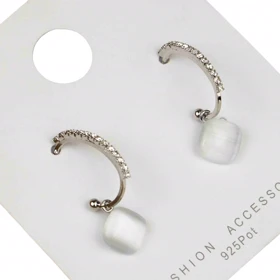 گوشواره نیم حلقه مرواریددار