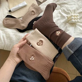 جوراب وارداتی ساق‌دار قلب گلدوزی