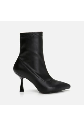 بوت و نیم بوت زنانه yaya-by-hotic yaya-by-hotic