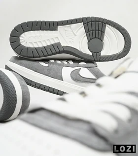 کفش کتانی مردانه سفید طوسی نایک NIKE SB