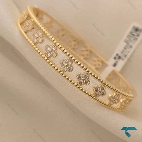 بنگل ونکلیف نگین‌دار طلایی تو خالی VanCleef-8524-L