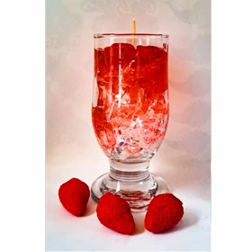 شمع ژله ای جام توت فرنگی یخی