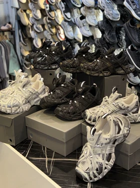 کتانی مردانه بالنسیگا اسپایدری