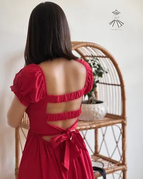 پیراهن یقه‌قایقی