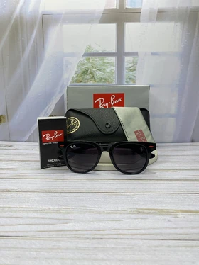 عینک آفتابی ری‌بن مدل RB8368M فریم کائوچو، عدسی پلی‌کربنات UV400