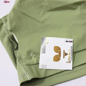 ست نیم‌تنه و شلوارک ورزشی زنانه رنگ سبز روشن ماییلدا مدل 5409-7106