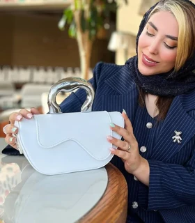 کیف پاسپورتی زنانه مجلسی دسته فلزی مدل Cleo