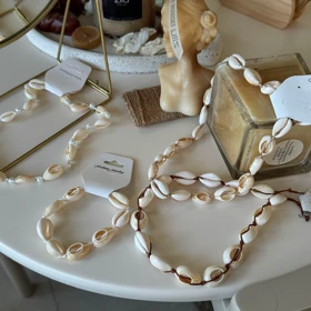 گردنبند و پابند و دستبند صدف