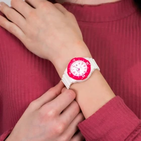 ساعت مچی زنانه کاسیو CASIO LRW-200H-4BV