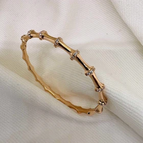 بنگل ژوپینگ مدل «بامبو» (Bamboo) | ساقه‌های طلایی با گره‌های نگین‌دار