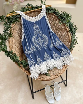 تاپ گلدوزی