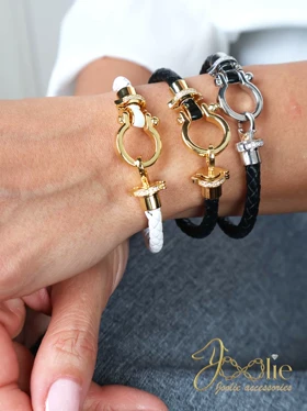 دستبند زنانه چرمی امگا نگین‌دار کد B2224