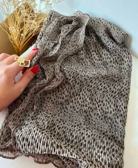 شال پلیسه شنی پلنگی حاشیه دالبری وارداتی 4444