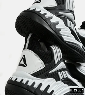 کفش کتانی ساق‌دار سفید مشکی Reebok Shaq Attaq
