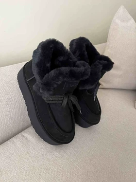 UGG بندی