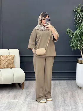 ست مانتو و شلوار جلو بسته لعیا