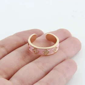 انگشتر دخترانه طرح ونکلیف میناکاری (صورتی روشن)