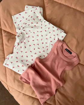تاپ یقه گرد