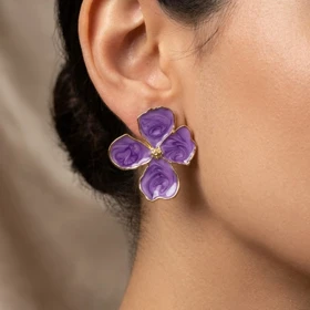 گوشواره زنانه مدل آلاله طرح گل میناکاری بنفش