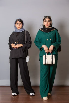 مانتو شلوار راه راه دو دکمه بغل چاک