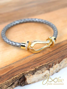 دستبند زنانه چرمی نگین‌دار کد B2223 (طوسی)