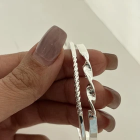 دستبند / بنگل طرح دو لاین پیچ آبکاری نقره