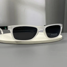 عینک آفتابی لاگوست با فریم کائوچو سبک و لنز پلی‌کربنات پلاریزه UV400 Lacoste Polarized