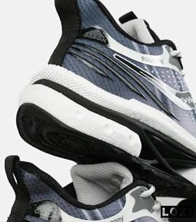 کفش کتانی سفید خاکستری Saucony Axon 3