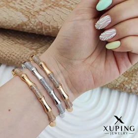 تکدست طرح بامبو نگین‌دار ژوپینگ، درخشش بی‌نظیر و طراحی خاص Xuping