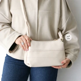 کیف زنانه دوشی مدل چیلکو (کرم روشن)