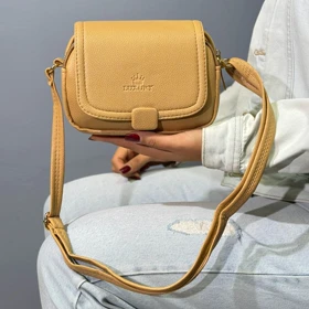 کیف دوشی دستی زنانه و دخترانه رنگ کرم کد C201