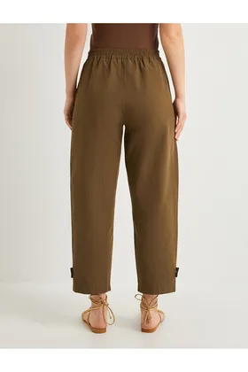 جزییات ساق کمر بلند شلوار Jogger 4SAK40109EW