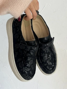 کالج تک چسب گل‌دار 1994