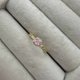 انگشتر با نگین صورتی