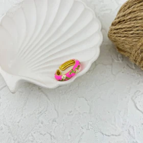 انگشتر زنانه با طرح میناکاری رنگی، جلوه‌ای از هنر و زیبایی